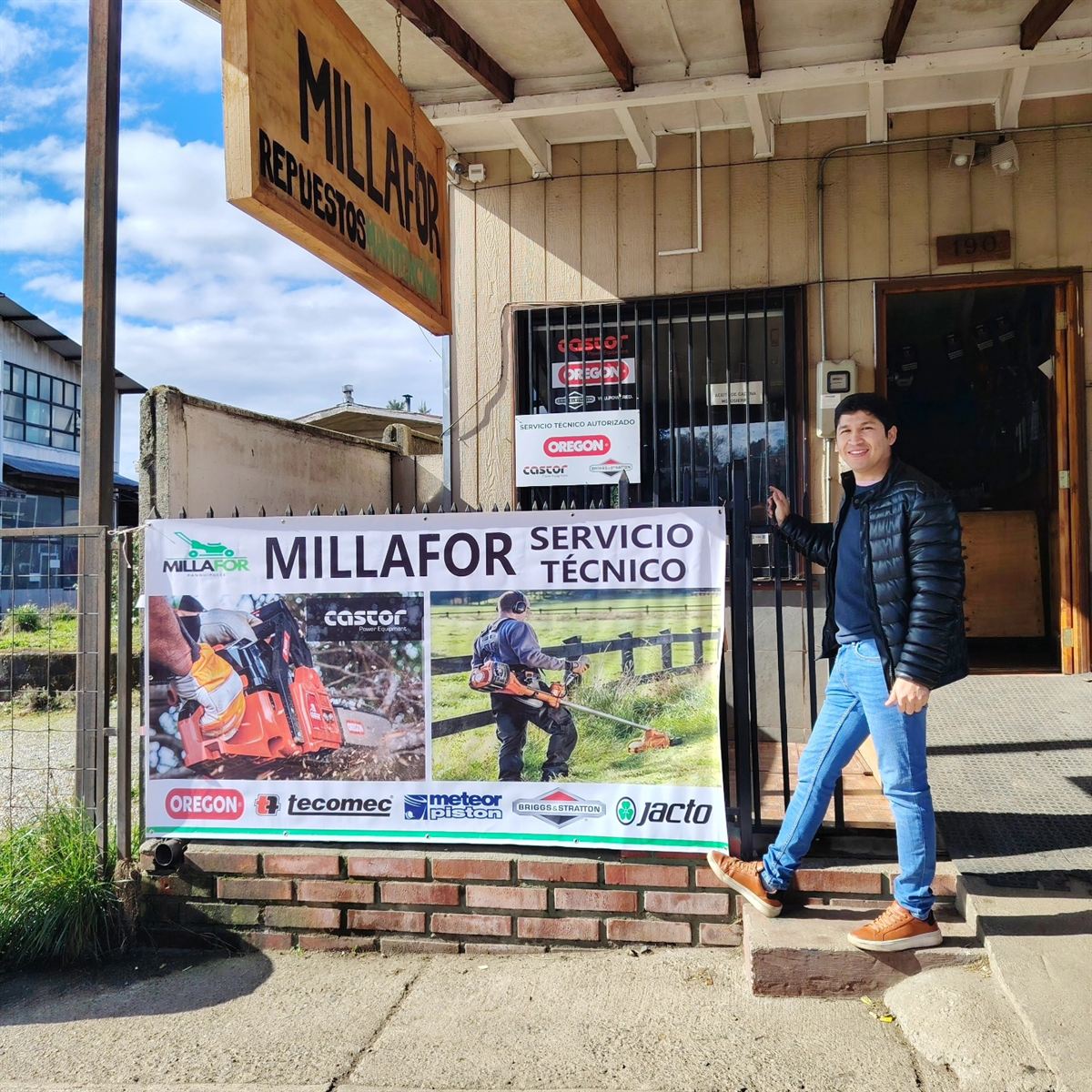 Frente del local de Millafor en Diego Portales 190, con el letrero de servicio técnico